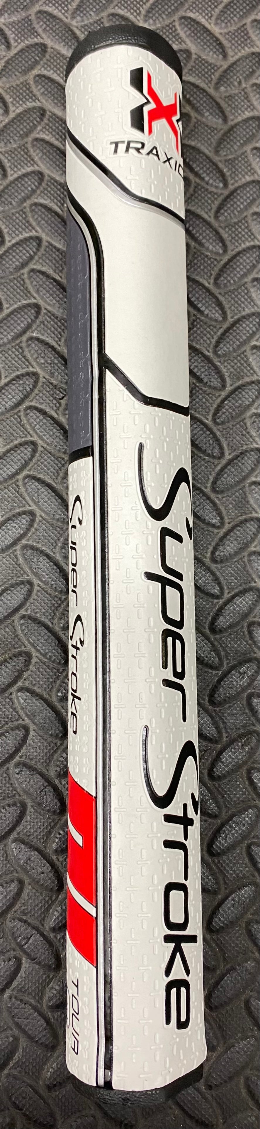 Super Stroke Traxion Tour 2.0 or 3.0 Putter Grip